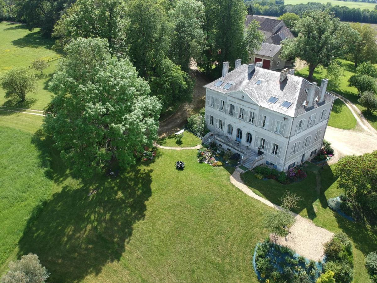 B&B Chateau De Preuil Vallenay 外观 照片