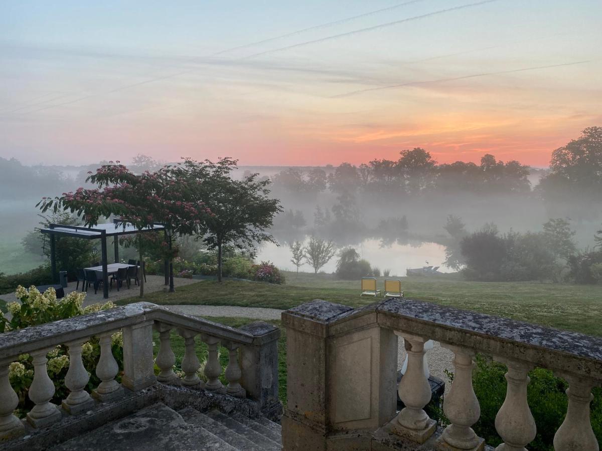 B&B Chateau De Preuil Vallenay 外观 照片